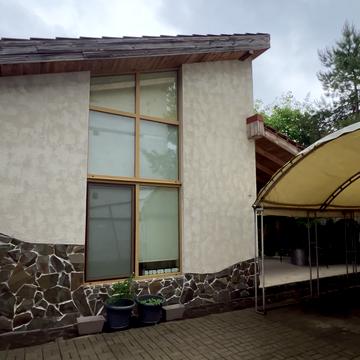 Богатирська вул., 30