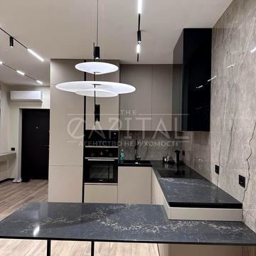 Предславинська вул., 44