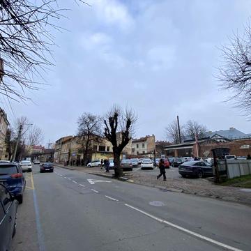 Кардинала Любомира Гузара вул., 7