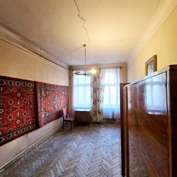 Джерельна вул., 33