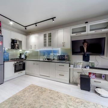 Миколайчука