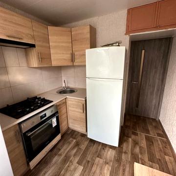 Лахтинська вул., 15