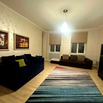 Інститутська вул., 24/7