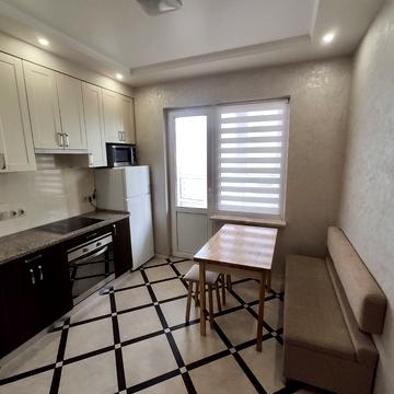 Бориса Гмирі вул., 16