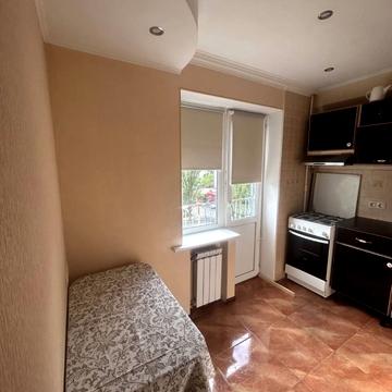 Йорданська вул. (Лайоша Гавро), 8