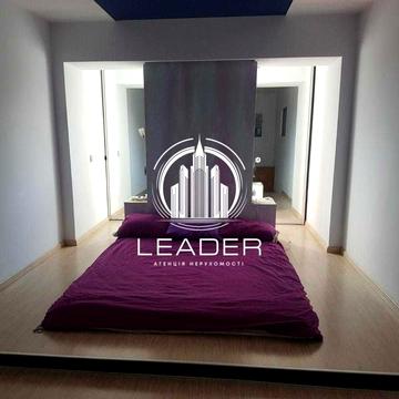 Миколи Бажана просп., 36