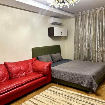 Бориса Гмирі вул., 9