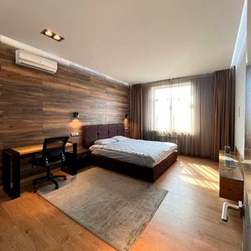 Гоголівська вул., 14