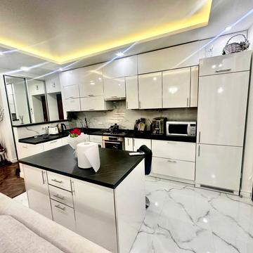 Червоної Калини вул., 2