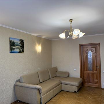 Валерія Лобановського просп. (Червонозоряний), 18