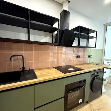 Дніпровська набережна вул., 15-Є