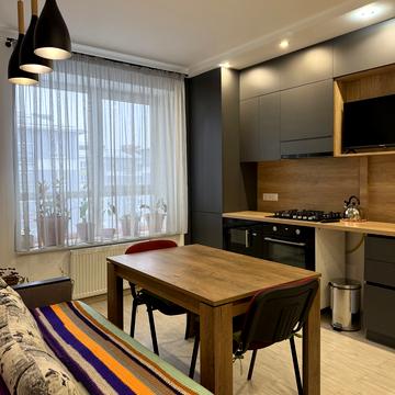 Олександра Довженка вул., 3