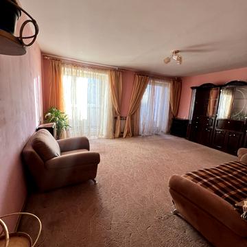 Кавказька вул., 1