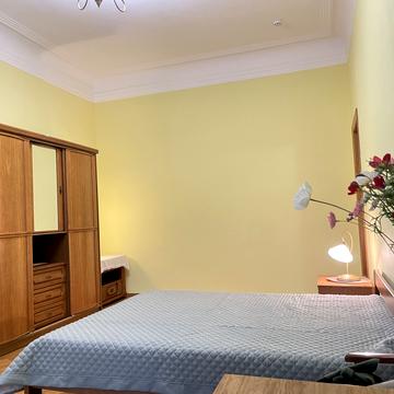 Заньковецької вул., 6