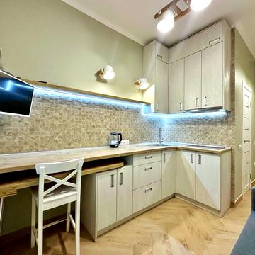 Корсунська вул., 3