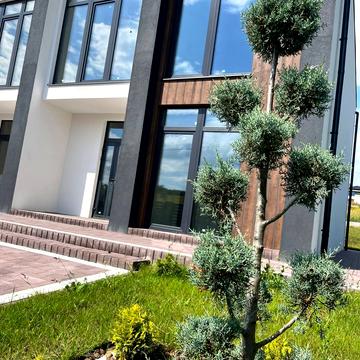 Наварійська вул., 22