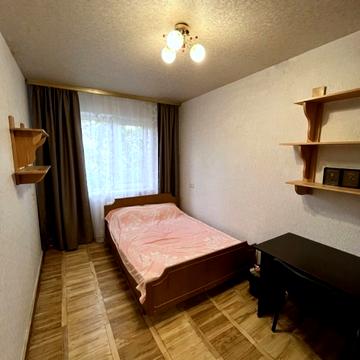 Миколи Василенка вул., 12