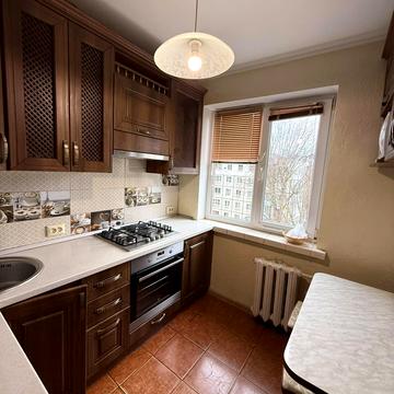 Бориса Грінченка вул., 10