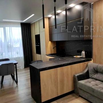 Академіка Заболотного вул., 1-Б