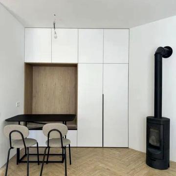 Поштова вул., 25