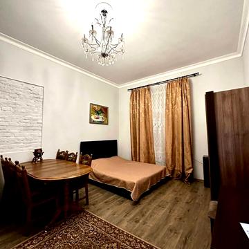 Євгена Коновальця вул. (), 36