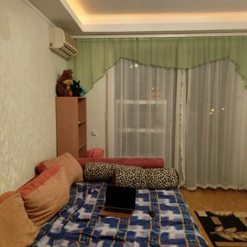 Академіка Корольова вул., 81/1