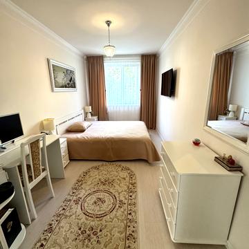 Бельгійська вул., 19