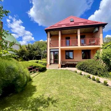 Дача Ковалевського вул., 121