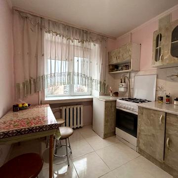 Захисників України вул., 6