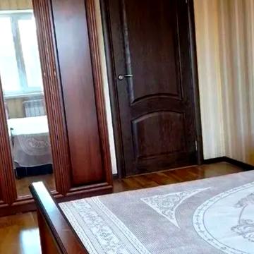 Раїси Окіпної вул., 5