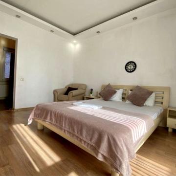 Європейська вул. (Карла Маркса), 8