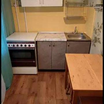 Поліська вул., 28