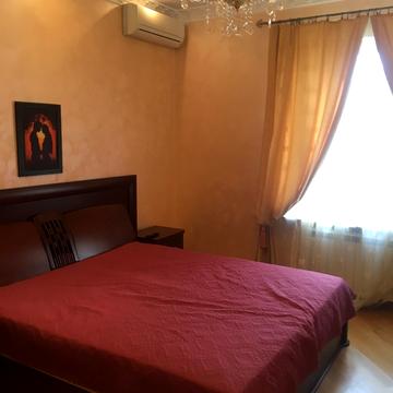 Дмитрівська вул., 69