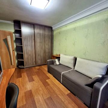 Рибальська вул., 11