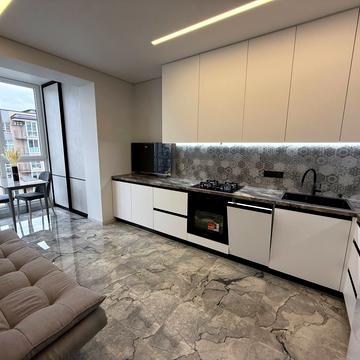 Співдружності вул., 8