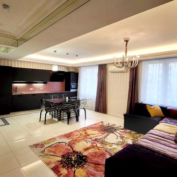 Полтавська вул., 10