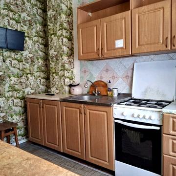 Тростянецька вул., 8-Б