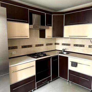 Богдана Хмельницького вул., 275а