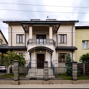 Івана Сулими вул., 18