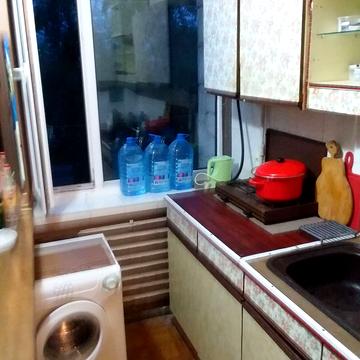 Мілютенка вул., 3