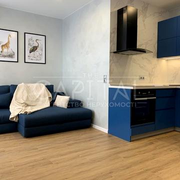 Зарічна вул., 4