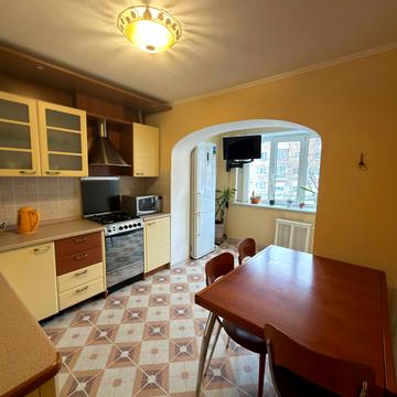 Леопольда Ященка пров. (Василя Жуковського), 10