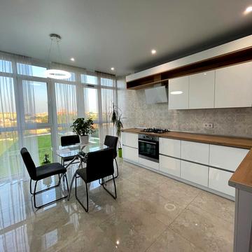 Липова Алея вул., 13