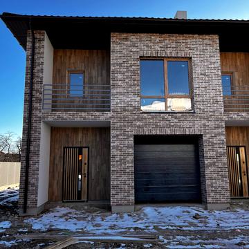 Рильського вул., 2