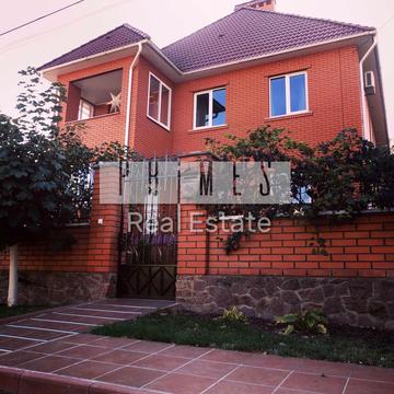 Вишнева вул.