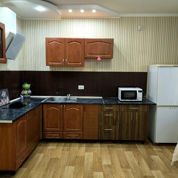 Володимира Наумовича вул. (Антонова-Овсієнка), 6