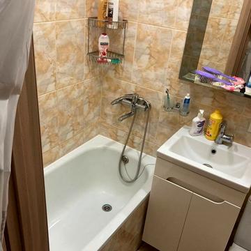 Добровольців пров., 10