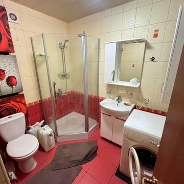 Олександра Поля просп. (Кірова), 50-А