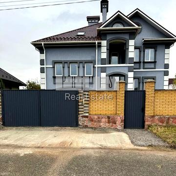 Квітнева вул., 1б