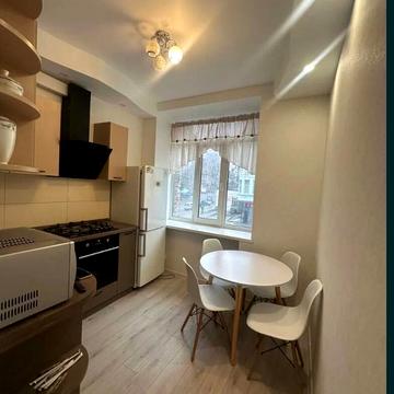 Саксаганського вул., 85/23